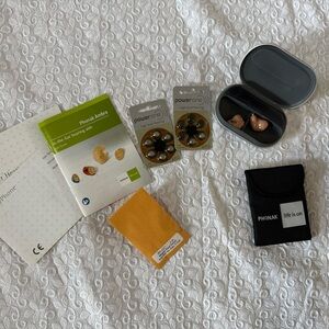 Phonak Ambra in-the-ear hearing aids (NWOT)